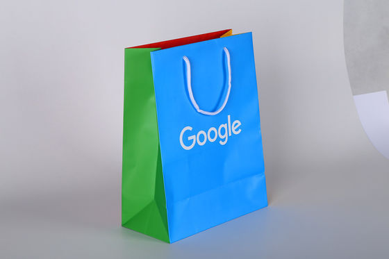 2022 desain baru Custom Printed Paper Gift Bags Dengan tali kapas