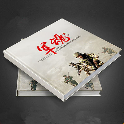 Pencetakan Profesional Brosur Berwarna Lengkap Buku Hardcover Dengan SPOT UV